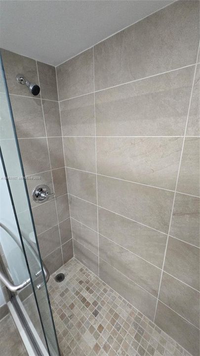 For Rent: $1,850 (1 beds, 1 baths, 675 Square Feet)