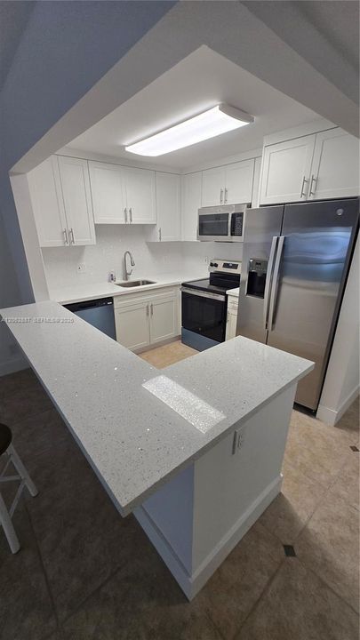 For Rent: $1,850 (1 beds, 1 baths, 675 Square Feet)