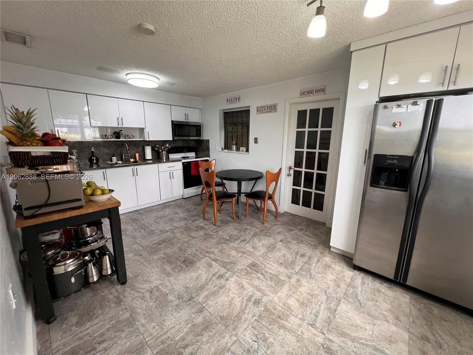 En Venta: $450,000 (2 camas, 1 baños, 918 Pies cuadrados)
