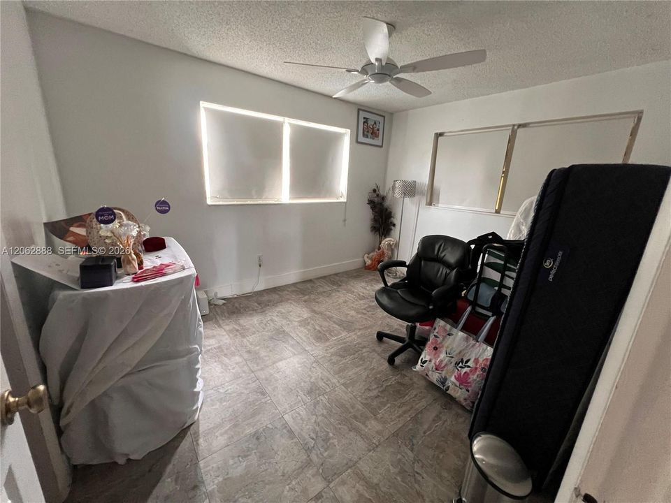 En Venta: $450,000 (2 camas, 1 baños, 918 Pies cuadrados)