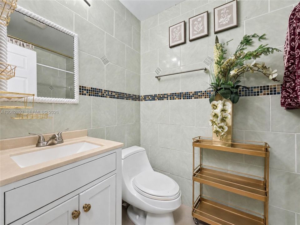 На продажу: $665,000 (4 спален, 3 ванн, 1909 Квадратных фут)