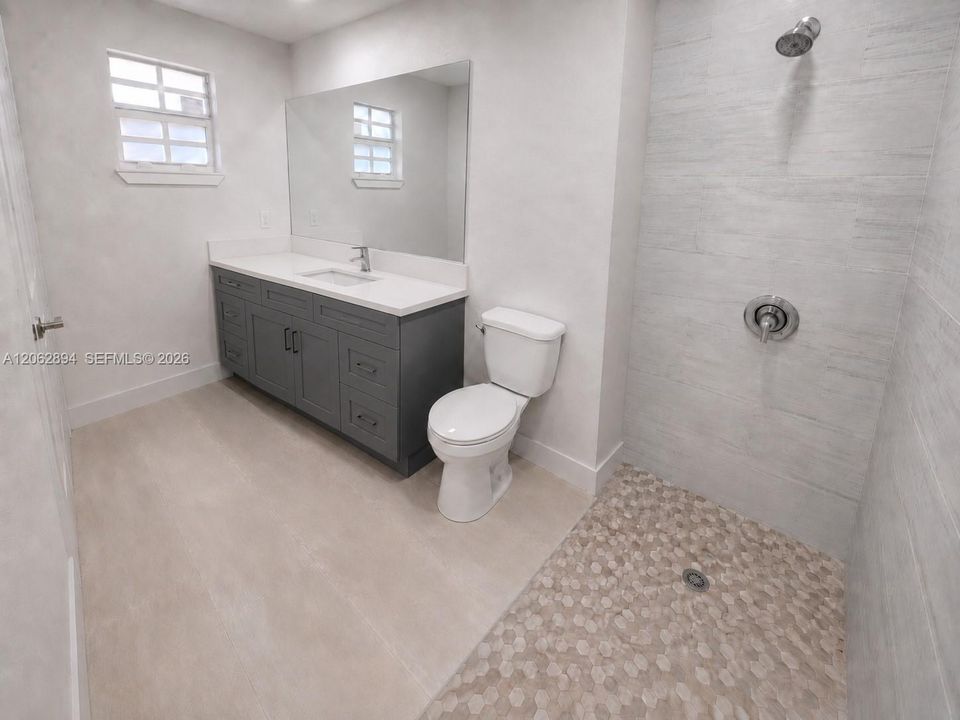 Master Bathroom Original