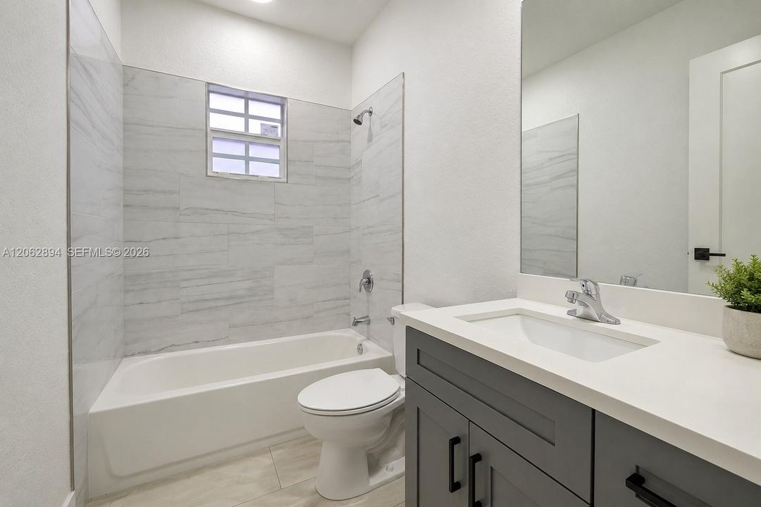Bathroom 1 Original