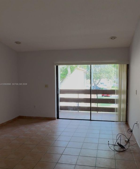 В аренду: $2,400 (2 спален, 2 ванн, 944 Квадратных фут)