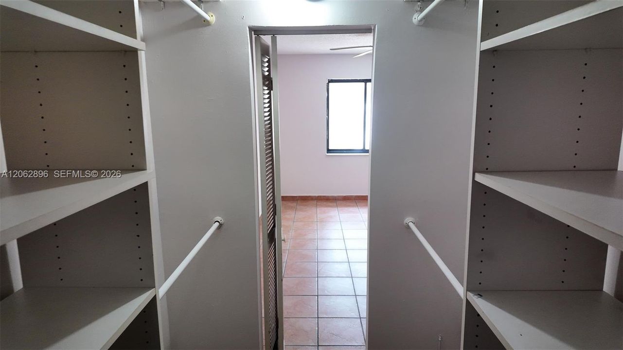 В аренду: $2,400 (2 спален, 2 ванн, 944 Квадратных фут)