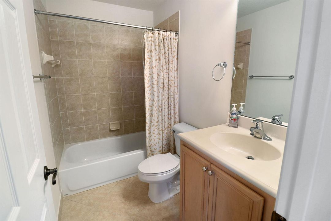 21-web-or-mls-5930_Royal_Way_21