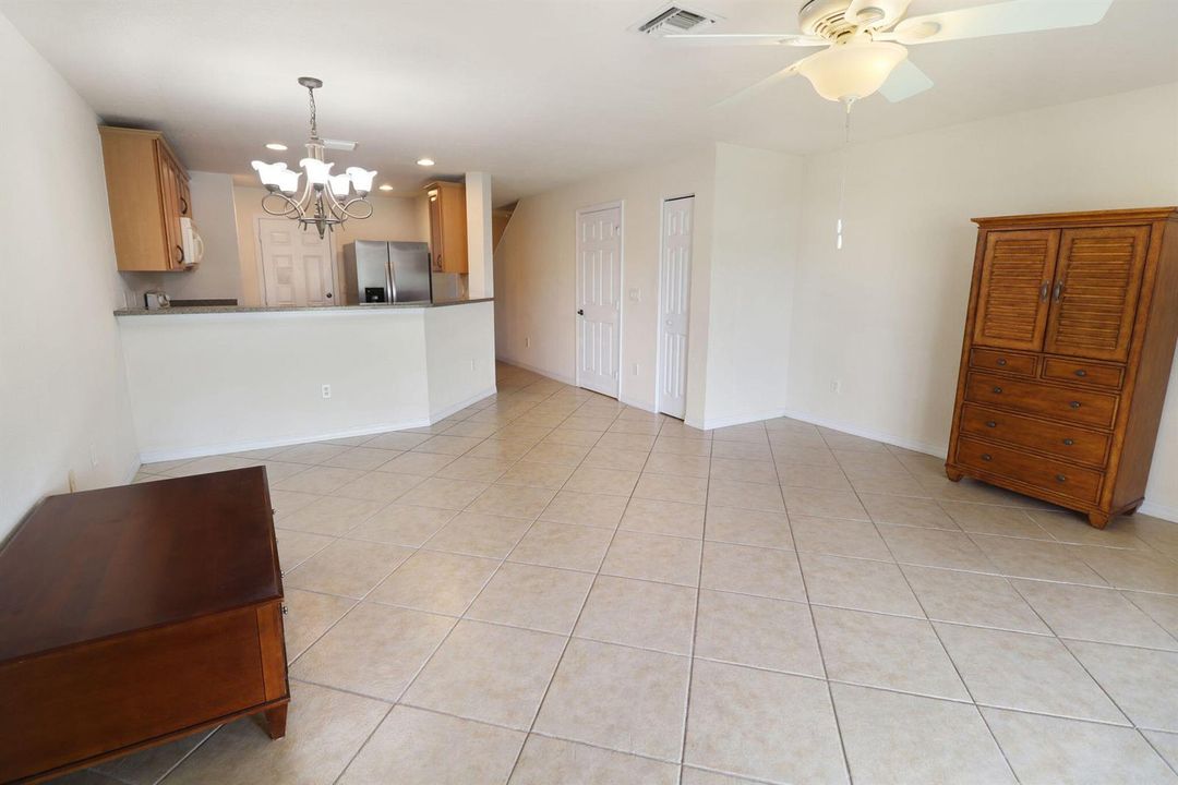 6-web-or-mls-5930_Royal_Way_6