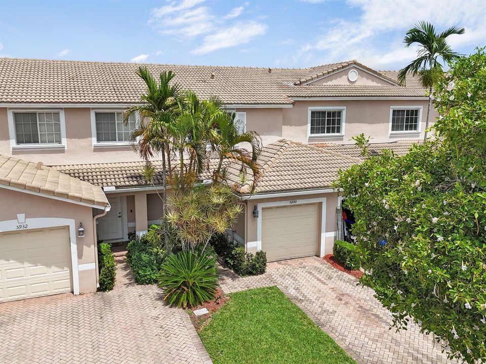 39-web-or-mls-5930_Royal_Way_39