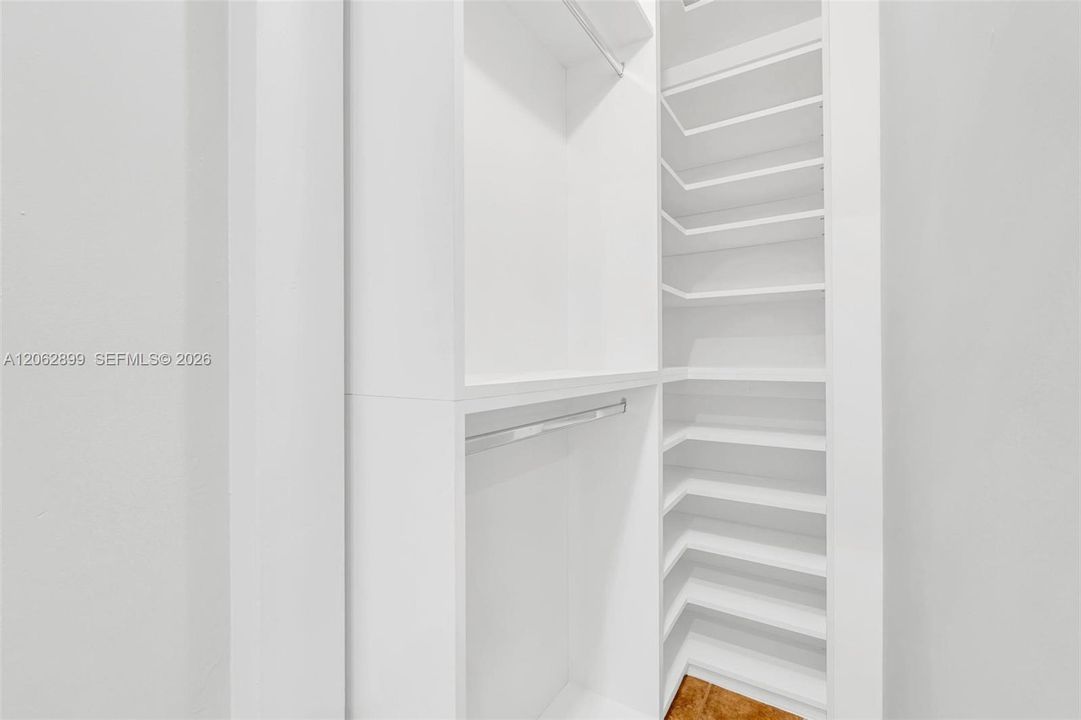 В аренду: $1,800 (2 спален, 2 ванн, 815 Квадратных фут)
