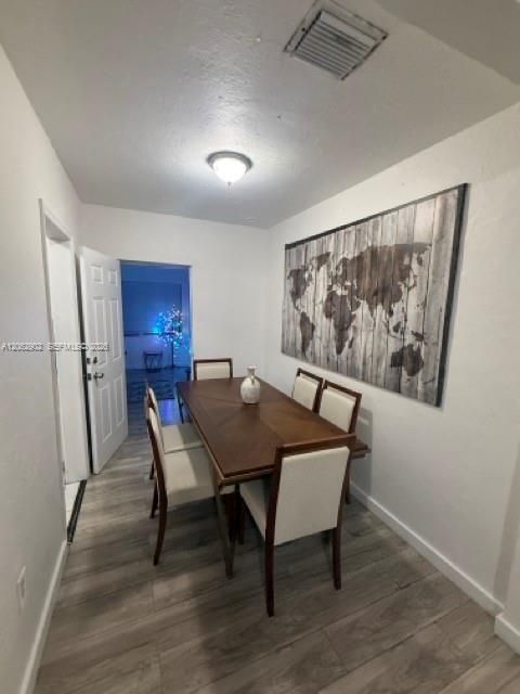 В аренду: $3,800 (4 спален, 1 ванн, 1267 Квадратных фут)