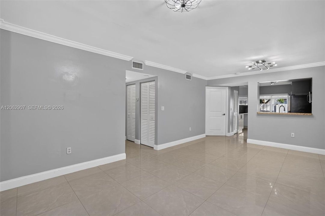 В аренду: $2,600 (2 спален, 2 ванн, 904 Квадратных фут)