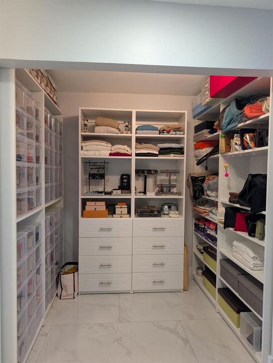 primary closet 1