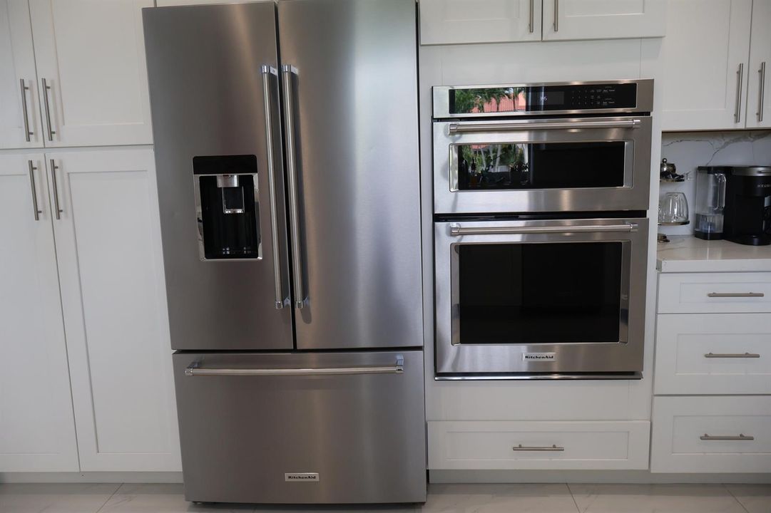 fridge and ovens