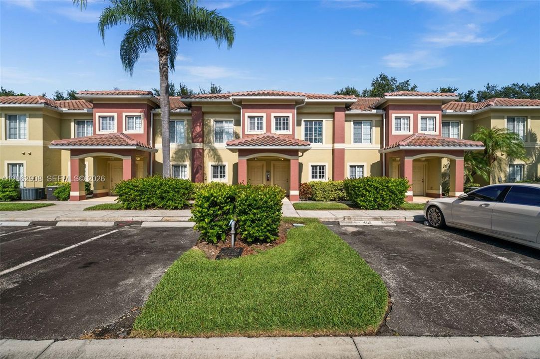 На продажу: $204,900 (2 спален, 2 ванн, 1415 Квадратных фут)