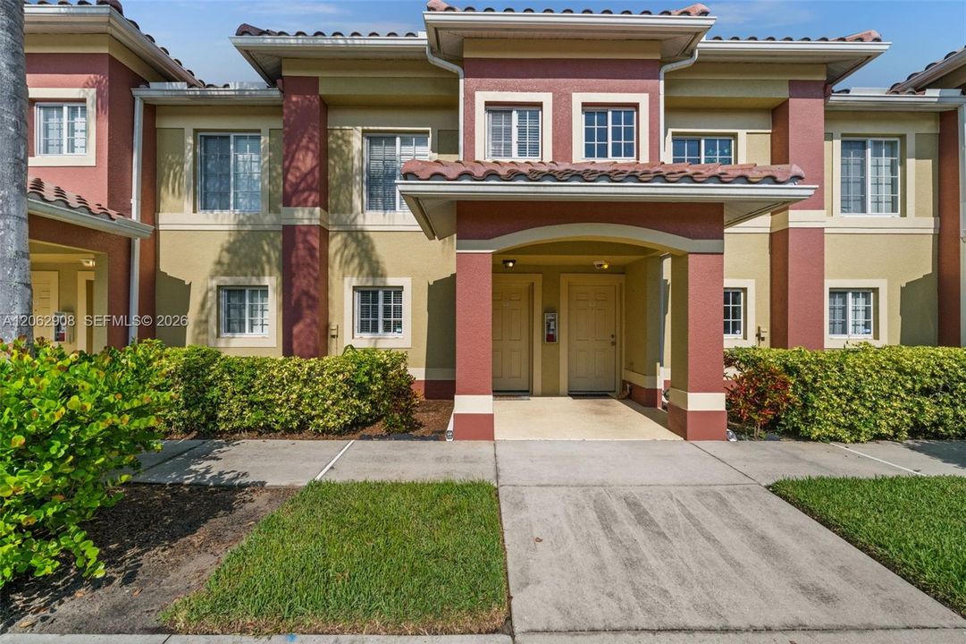 На продажу: $204,900 (2 спален, 2 ванн, 1415 Квадратных фут)