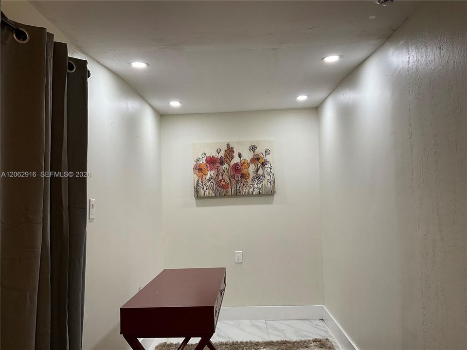 В аренду: $3,000 (2 спален, 1 ванн, 852 Квадратных фут)
