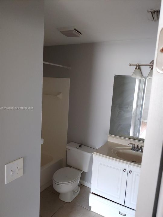 В аренду: $1,950 (2 спален, 2 ванн, 867 Квадратных фут)