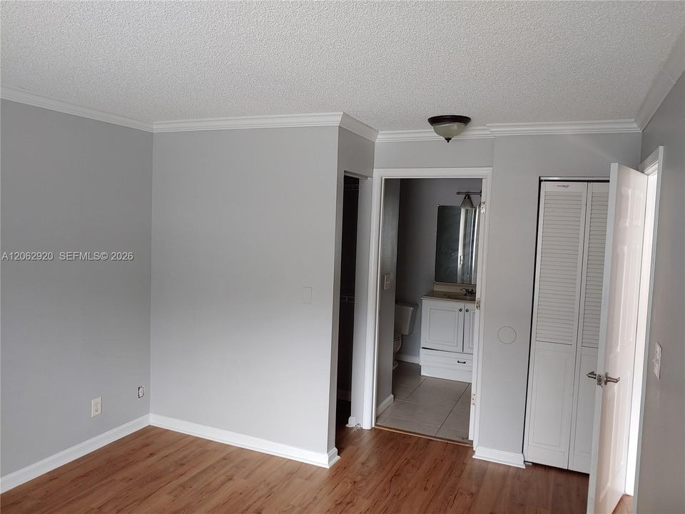 В аренду: $1,950 (2 спален, 2 ванн, 867 Квадратных фут)