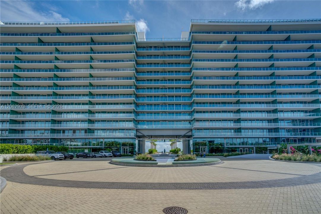 For Rent: $20,000 (2 beds, 3 baths, 1703 Square Feet)