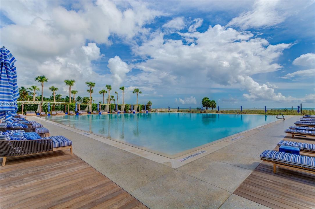 For Rent: $20,000 (2 beds, 3 baths, 1703 Square Feet)