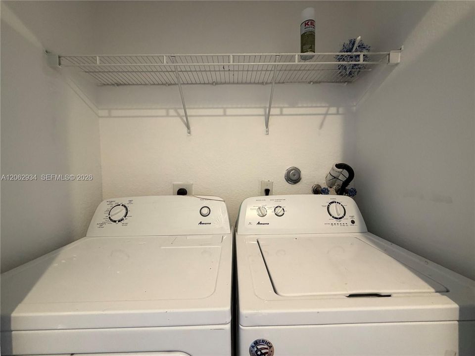 В аренду: $2,800 (4 спален, 3 ванн, 1570 Квадратных фут)