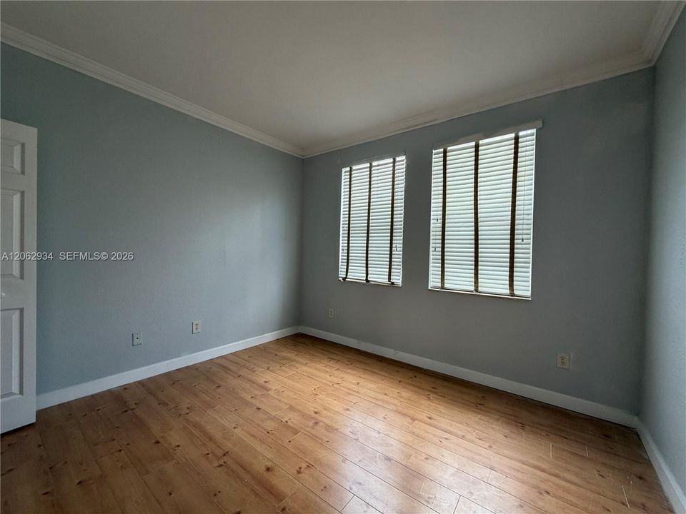 В аренду: $2,800 (4 спален, 3 ванн, 1570 Квадратных фут)