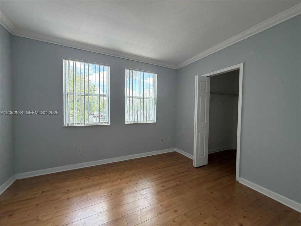 В аренду: $2,800 (4 спален, 3 ванн, 1570 Квадратных фут)