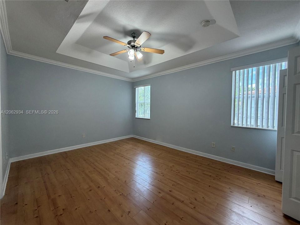 В аренду: $2,800 (4 спален, 3 ванн, 1570 Квадратных фут)