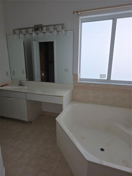 В аренду: $3,900 (3 спален, 2 ванн, 2040 Квадратных фут)