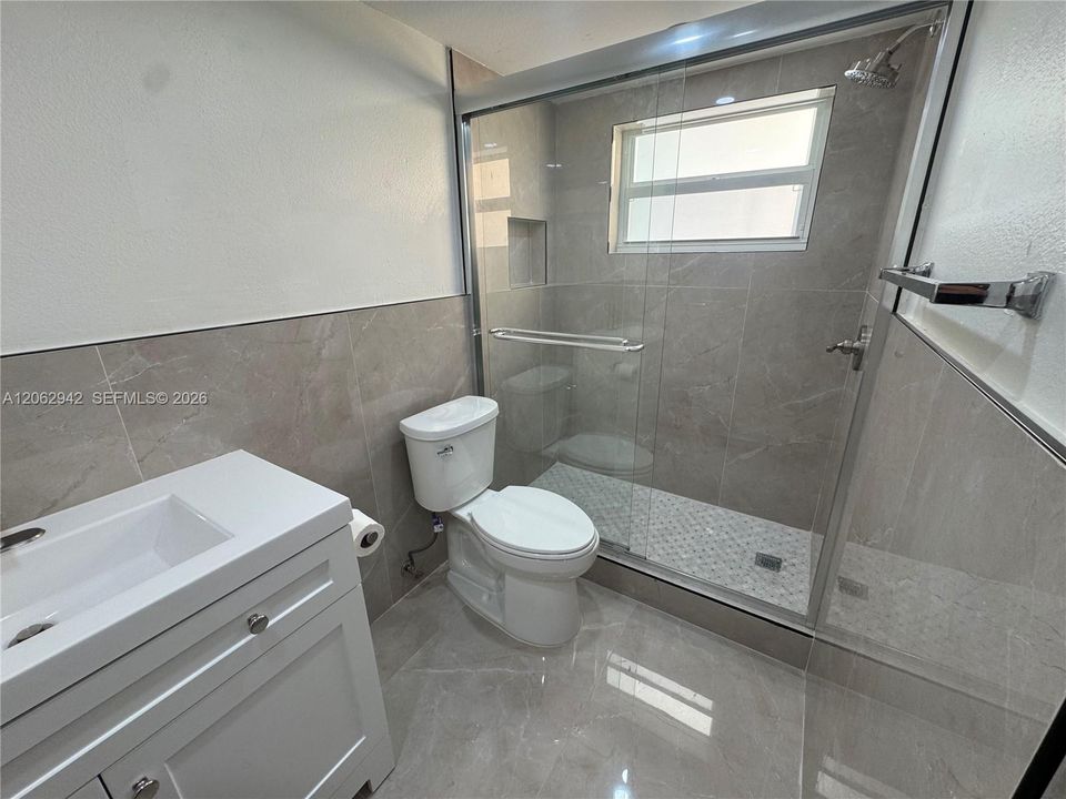 В аренду: $2,500 (1 спален, 1 ванн, 837 Квадратных фут)