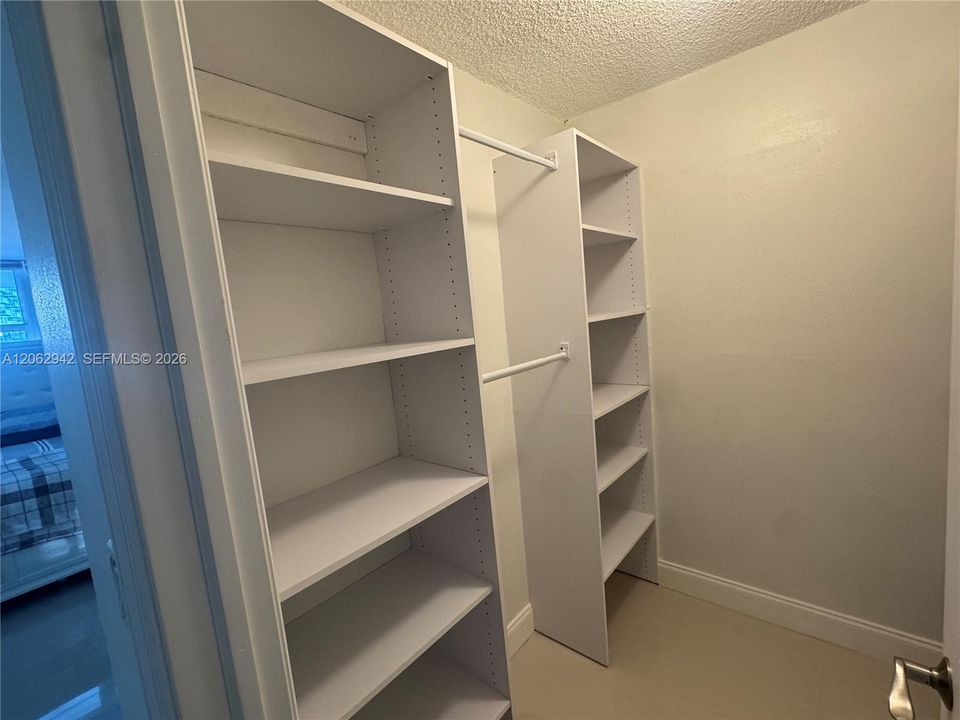 В аренду: $2,500 (1 спален, 1 ванн, 837 Квадратных фут)