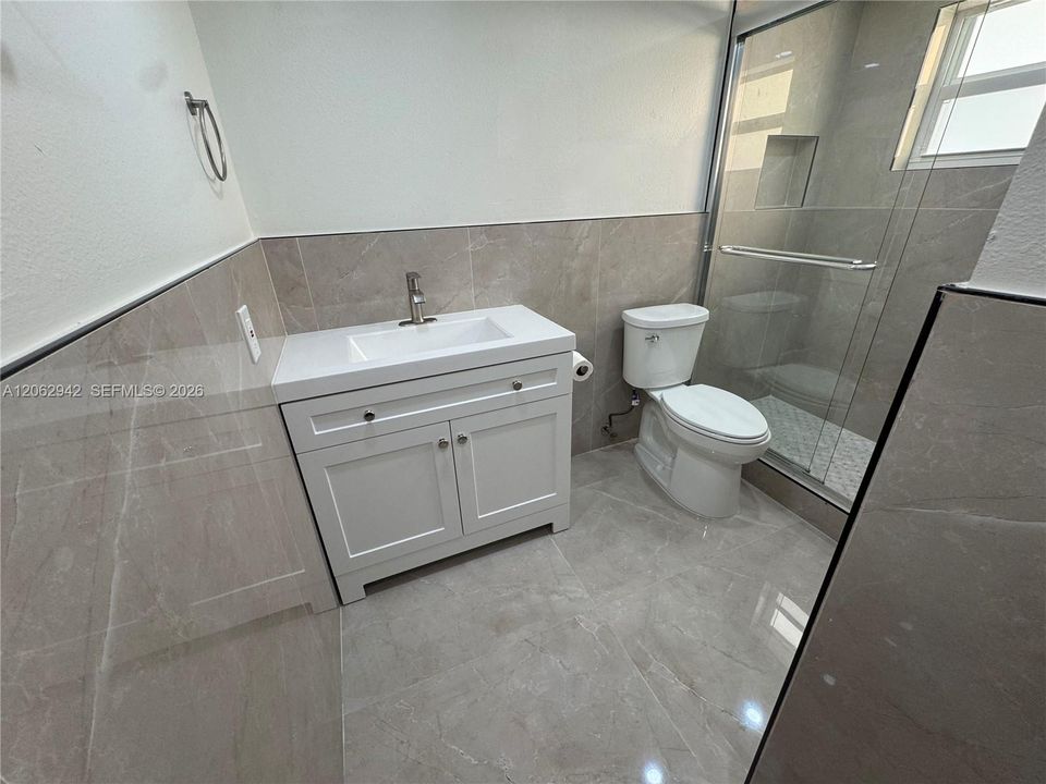 В аренду: $2,500 (1 спален, 1 ванн, 837 Квадратных фут)