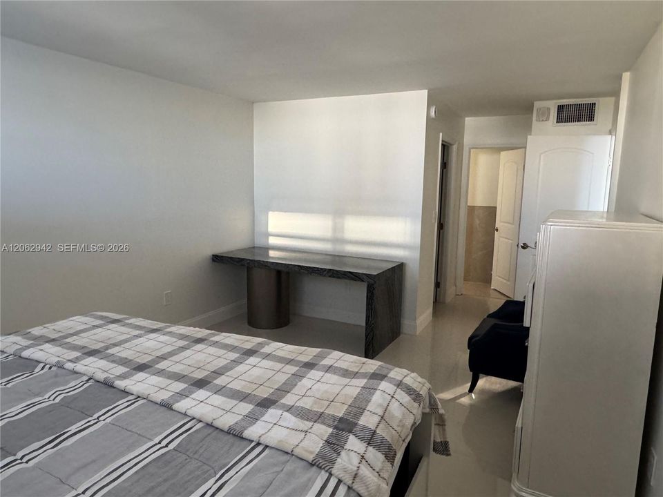 В аренду: $2,500 (1 спален, 1 ванн, 837 Квадратных фут)