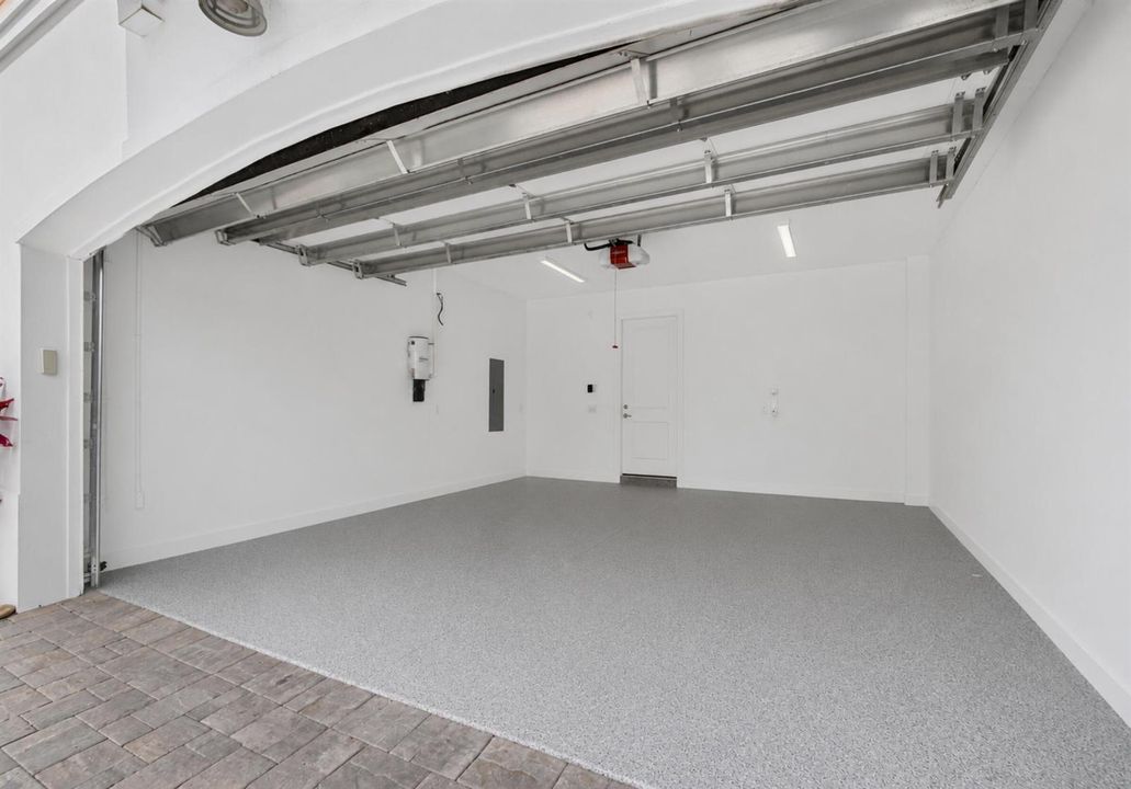 2 CAR GARAGE