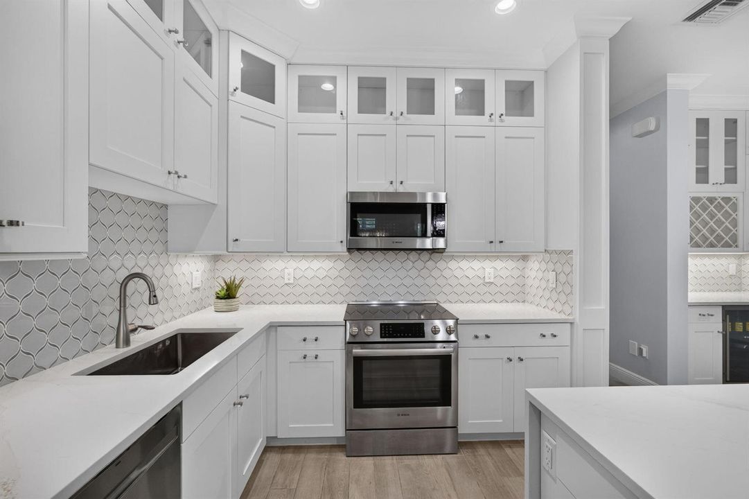 CUSTOM KITCHEN