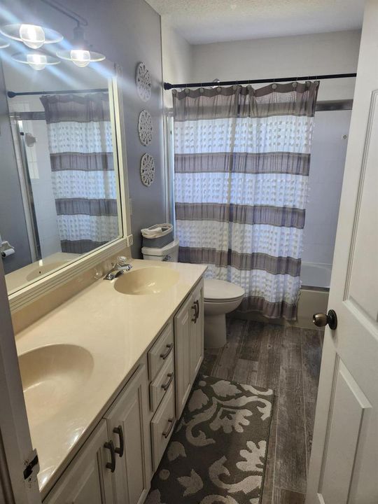 Guest Bathroom3
