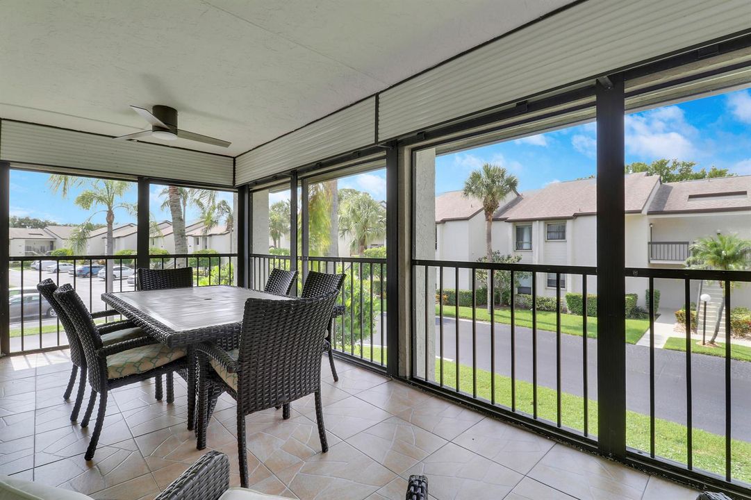 Spacious screened in patio