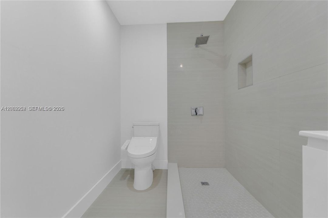 В аренду: $5,500 (3 спален, 3 ванн, 2013 Квадратных фут)