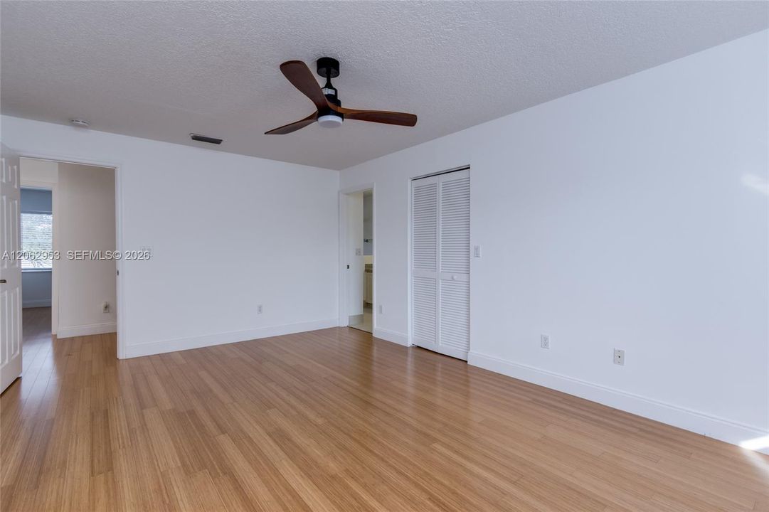 В аренду: $3,900 (3 спален, 2 ванн, 1523 Квадратных фут)