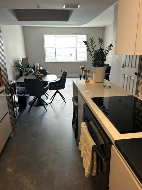 В аренду: $2,750 (3 спален, 3 ванн, 1212 Квадратных фут)