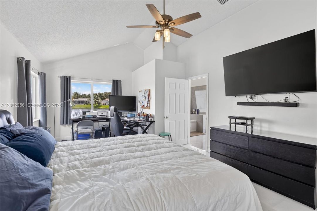 For Sale: $999,990 (4 beds, 2 baths, 2378 Square Feet)