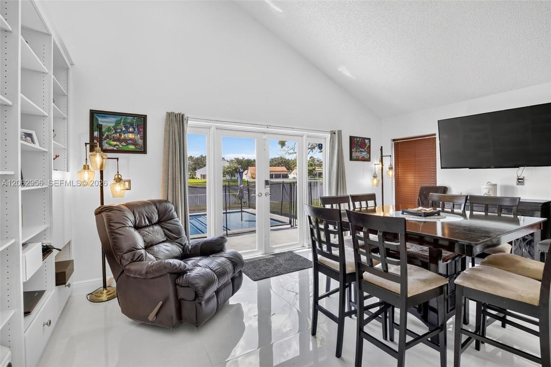 For Sale: $999,990 (4 beds, 2 baths, 2378 Square Feet)
