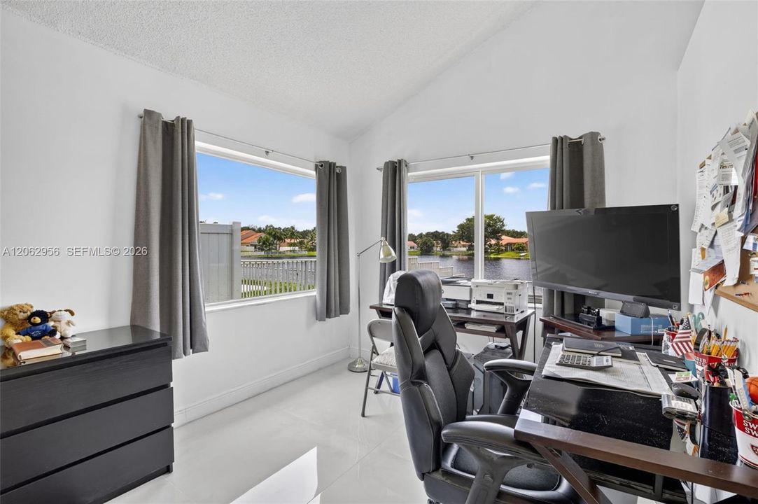 For Sale: $999,990 (4 beds, 2 baths, 2378 Square Feet)