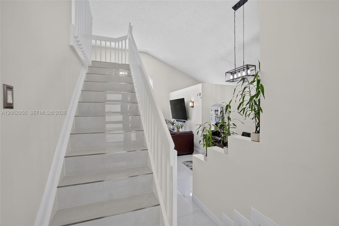 For Sale: $999,990 (4 beds, 2 baths, 2378 Square Feet)
