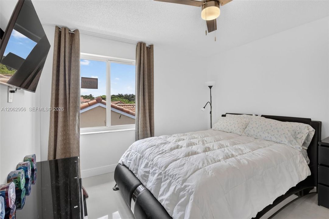 For Sale: $999,990 (4 beds, 2 baths, 2378 Square Feet)