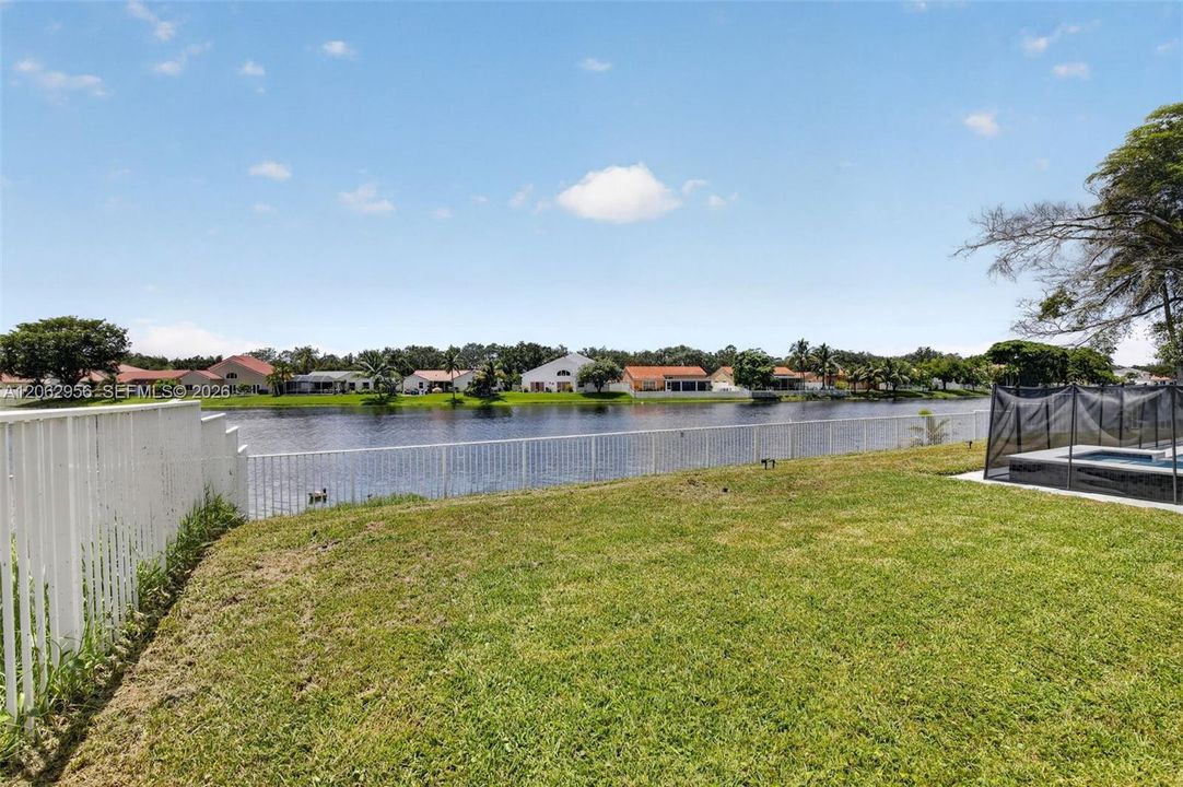 For Sale: $999,990 (4 beds, 2 baths, 2378 Square Feet)