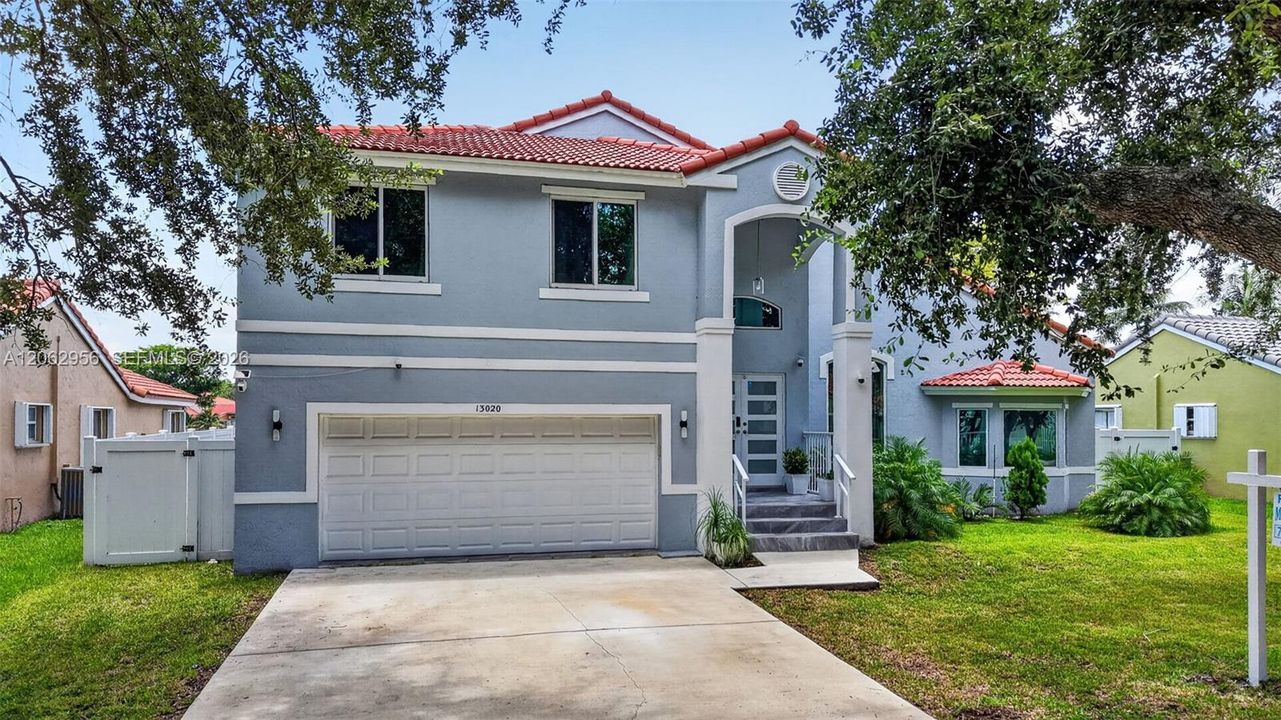 For Sale: $999,990 (4 beds, 2 baths, 2378 Square Feet)