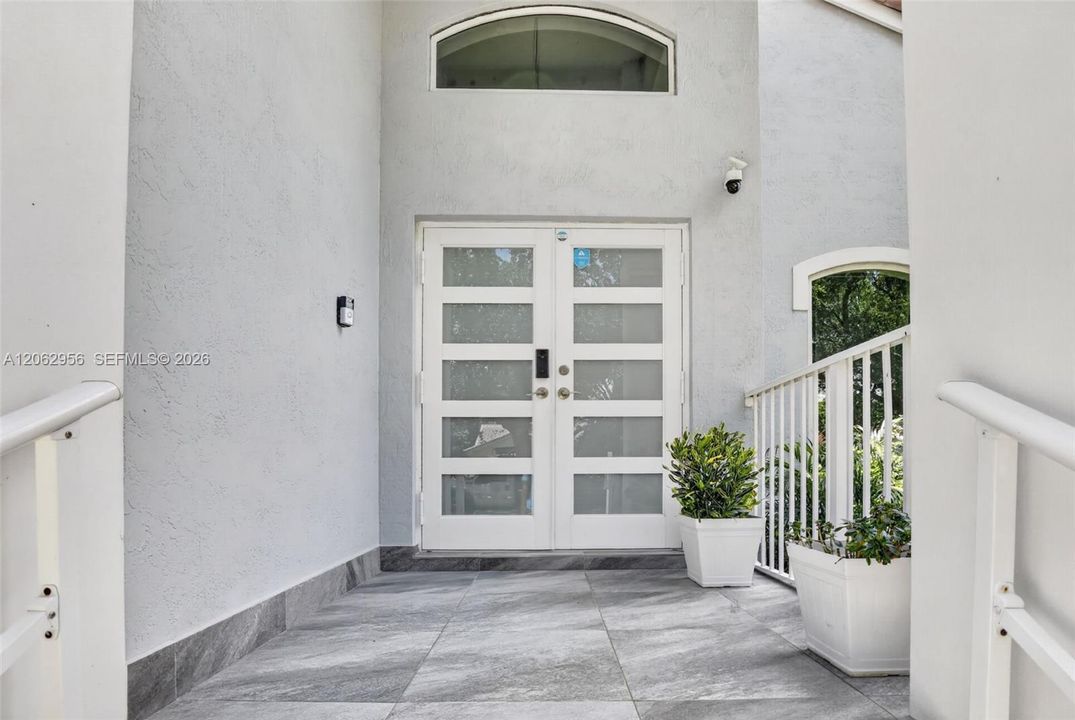 For Sale: $999,990 (4 beds, 2 baths, 2378 Square Feet)