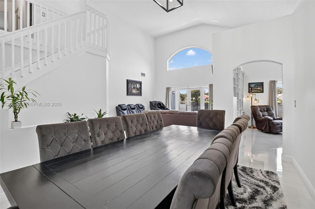 For Sale: $999,990 (4 beds, 2 baths, 2378 Square Feet)
