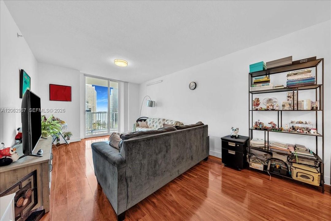 На продажу: $479,000 (2 спален, 2 ванн, 1143 Квадратных фут)
